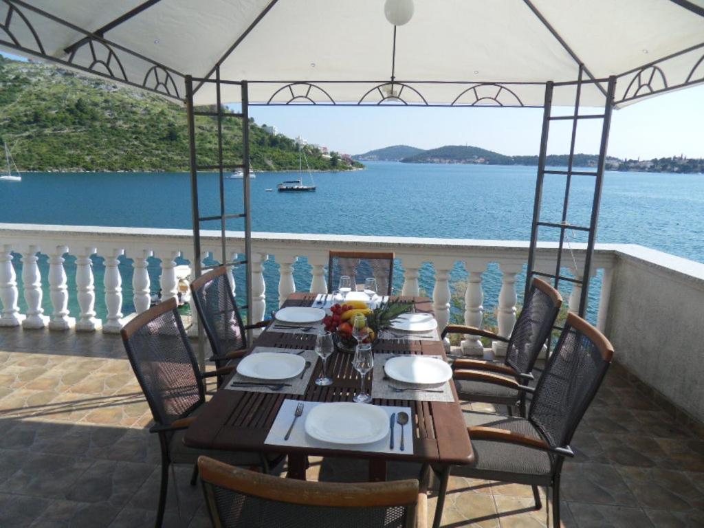 Sunset Beachfront Residence Rogoznica  Extérieur photo