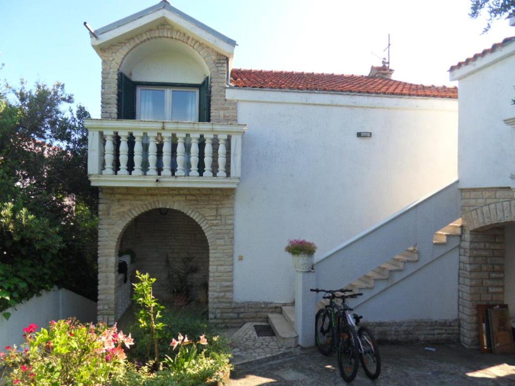 Sunset Beachfront Residence Rogoznica  Extérieur photo