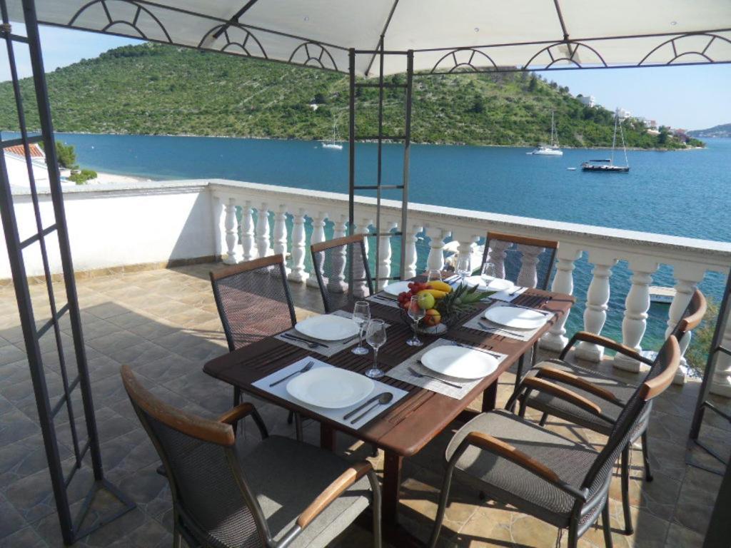 Sunset Beachfront Residence Rogoznica  Extérieur photo