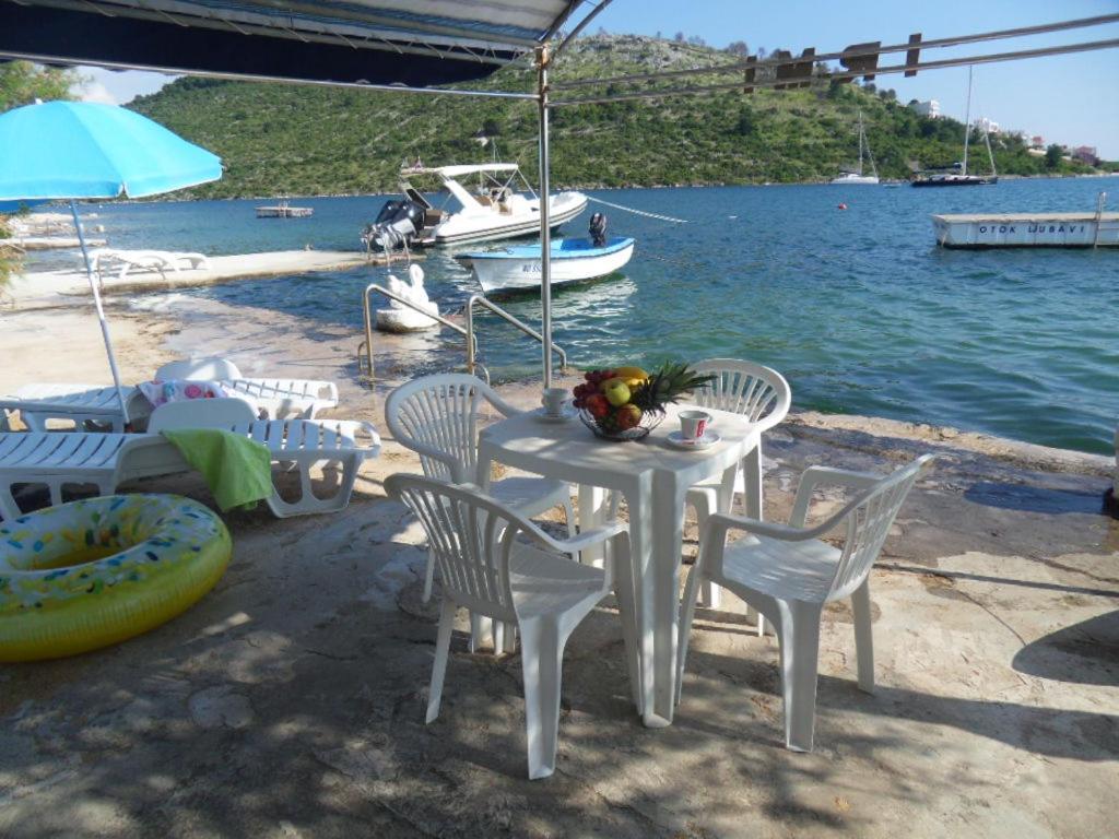 Sunset Beachfront Residence Rogoznica  Extérieur photo